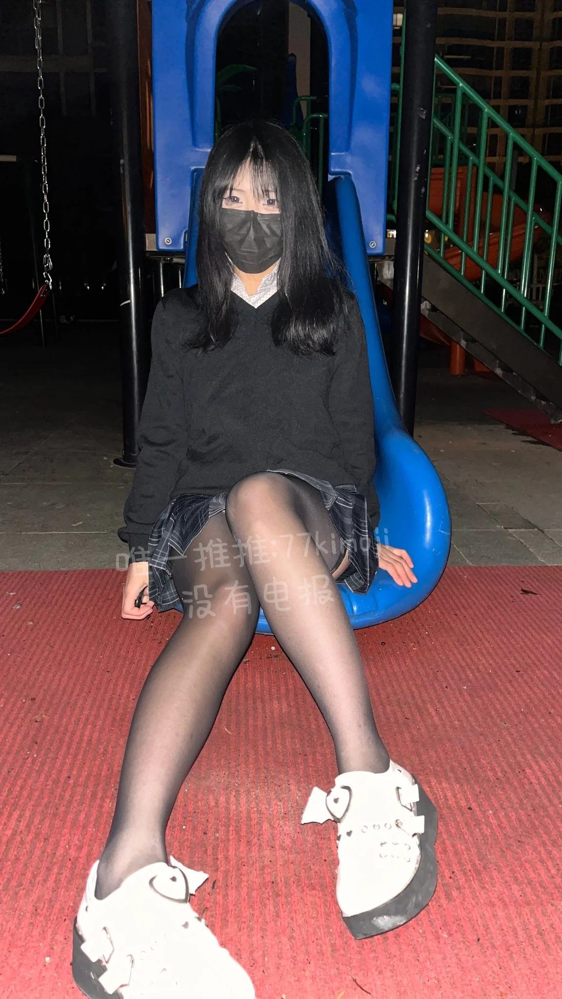 柒柒要开心@77kimoji 写真合集606v48.3G持续更新
